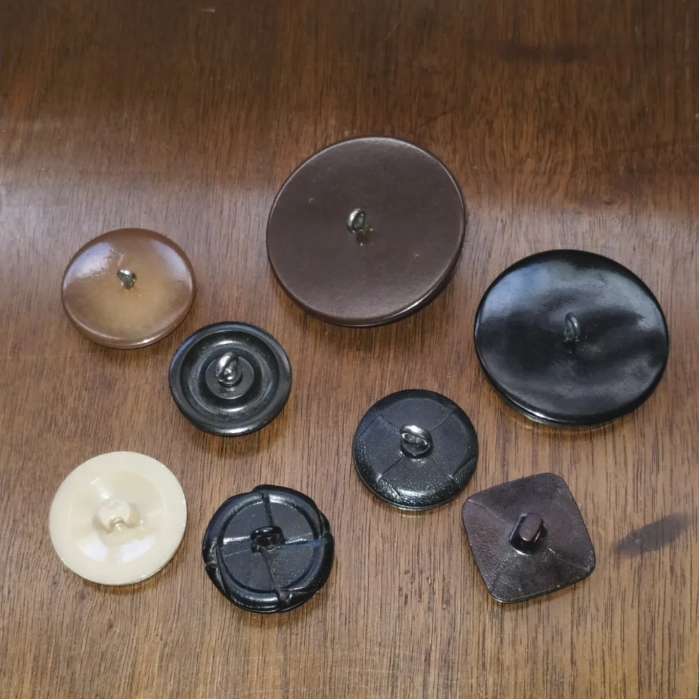 Assorted Brown Buttons